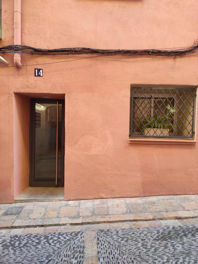 Apartamento Centrico Con Patio Privado Tarragona Exterior photo